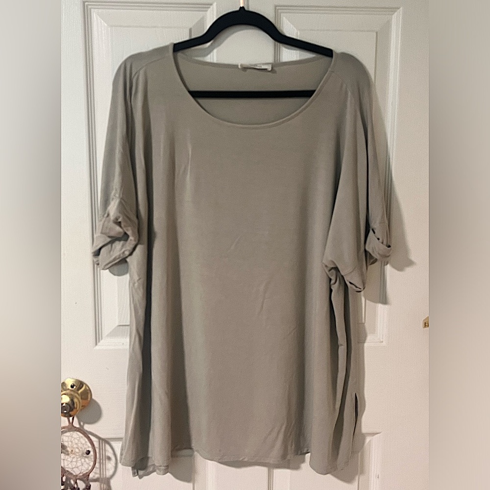 ZENANA Woman’s Sage Green Top